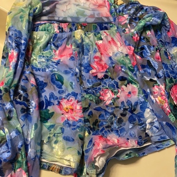 Two pieces shorts set - Picture 3 of 3